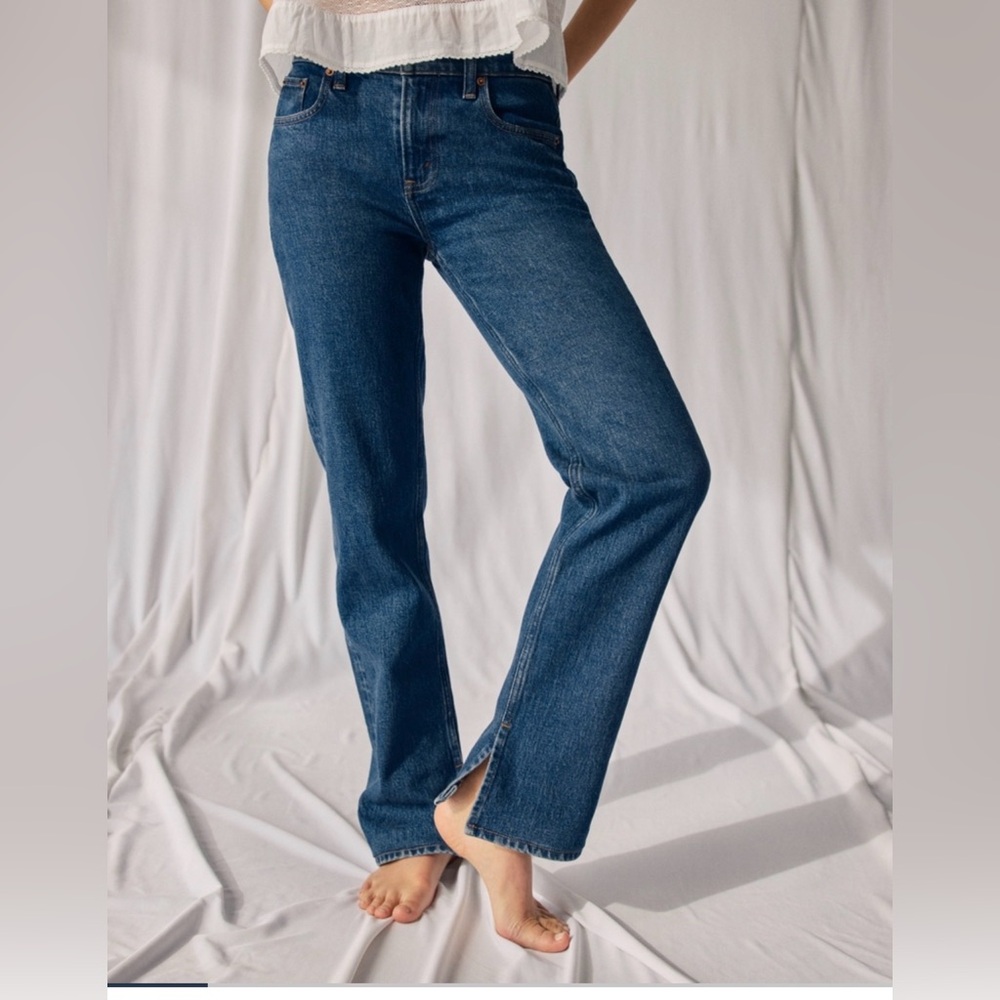 Abercrombie & Fitch Women's Straight Leg denim jeans, size 28